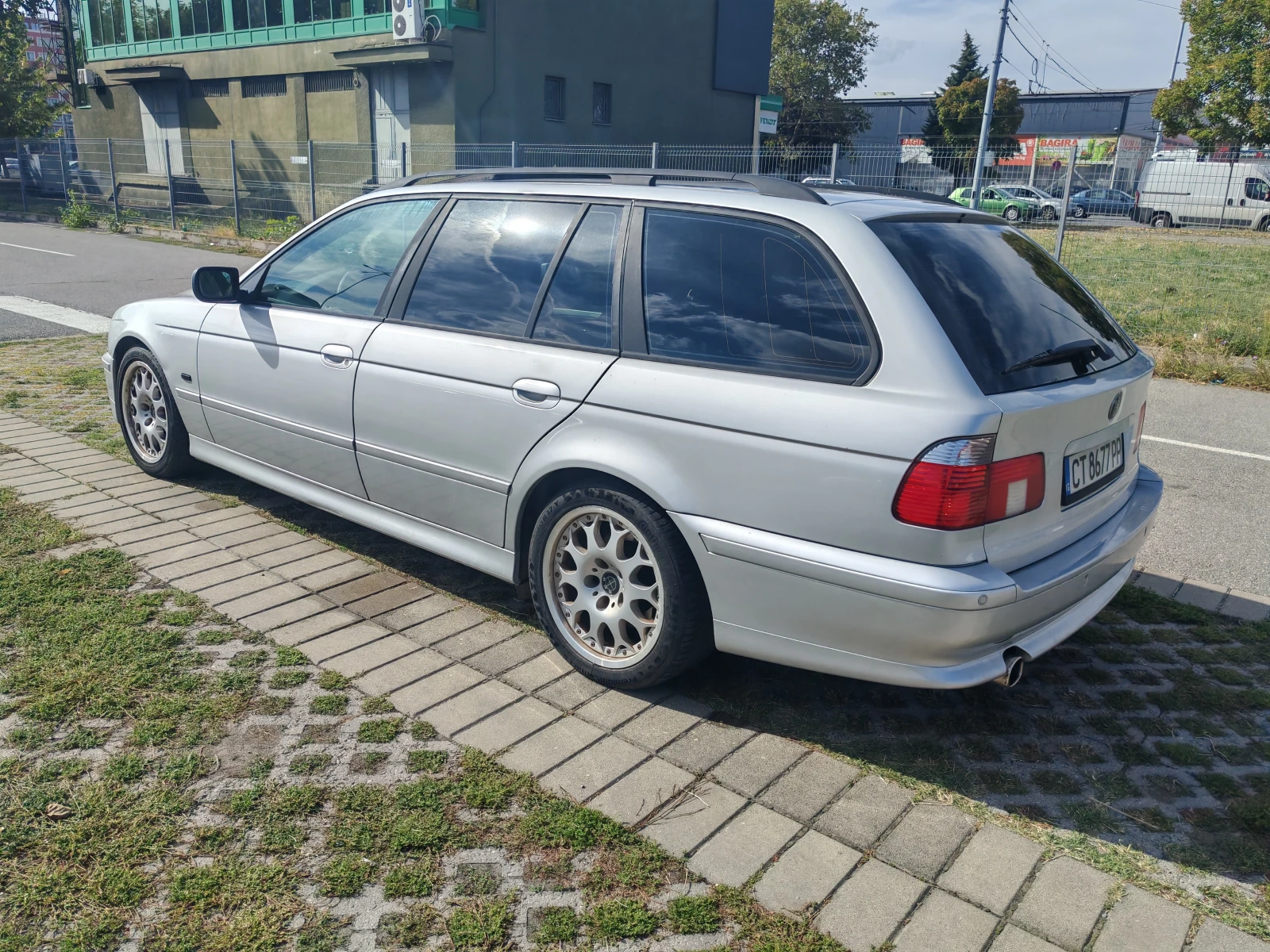BMW 525 525 iA, снимка 8 - Автомобили и джипове - 56746901
