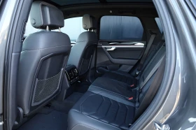 VW Touareg * FACELIFT* R-LINE* IQ HD MATRIX LIGHTS* PANO* 360, снимка 16
