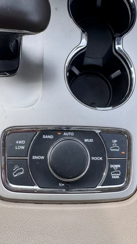 Jeep Grand cherokee 3.6 Overland* ДИСТР* ПАНОРАМА* ОБДУХ* 2 чифта гуми, снимка 8
