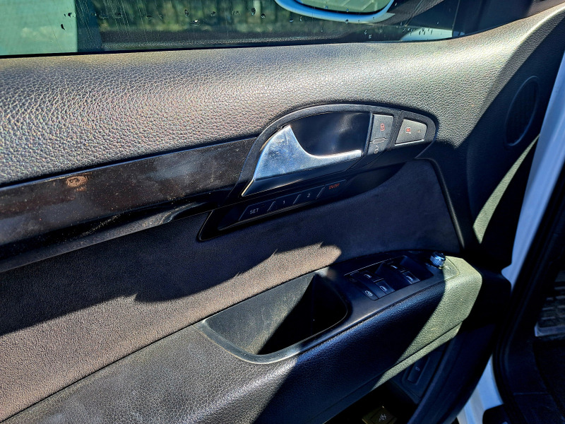 Audi Q7 4.2 tdi face panorama, снимка 8 - Автомобили и джипове - 46423830