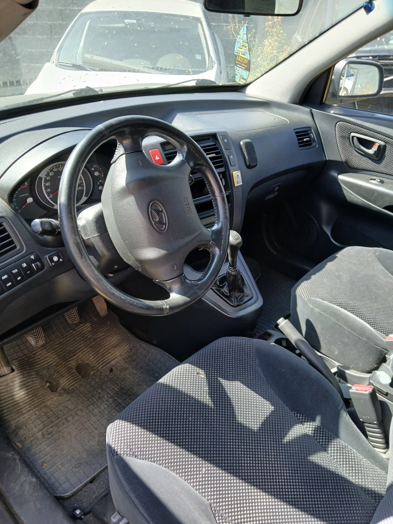 Hyundai Tucson 2.0i, снимка 5 - Автомобили и джипове - 47450014