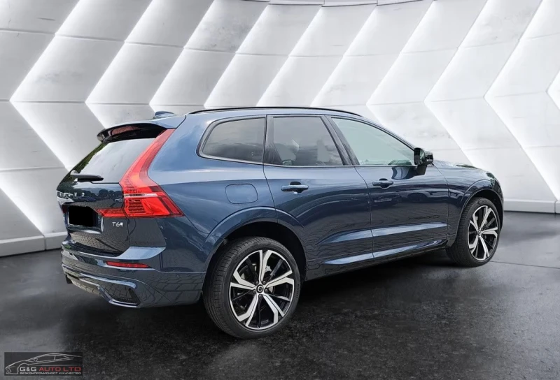 Volvo XC60 ULTRA/350HP/MASSAGE/PANO/B&W/360/MEMO/HUD/LED/394g, снимка 4 - Автомобили и джипове - 51907118