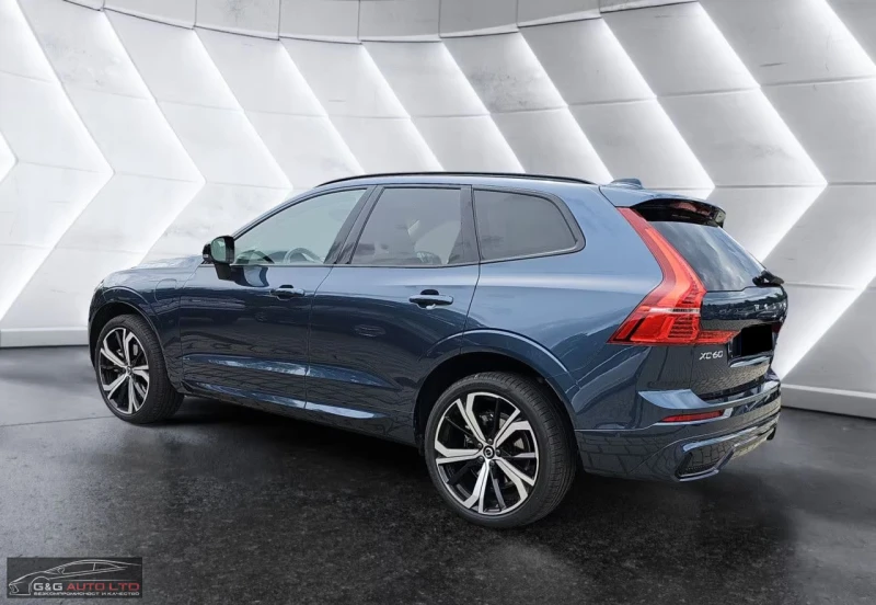 Volvo XC60 ULTRA/350HP/MASSAGE/PANO/B&W/360/MEMO/HUD/LED/394g, снимка 2 - Автомобили и джипове - 51907118