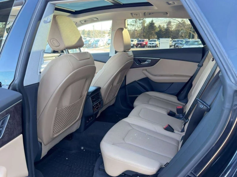 Audi Q8 * Premium * CARFAX * ЦЕНА ДО БГ, снимка 16 - Автомобили и джипове - 53055060
