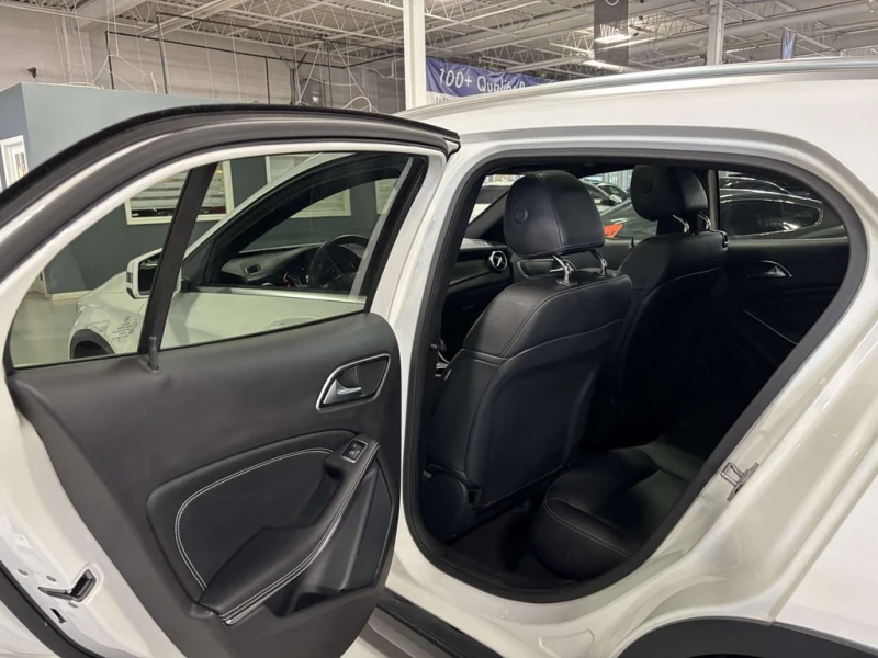 Mercedes-Benz GLA 250 4 MATIC * CARFAX * ФИНАНСИРАНЕ , снимка 6 - Автомобили и джипове - 53100000