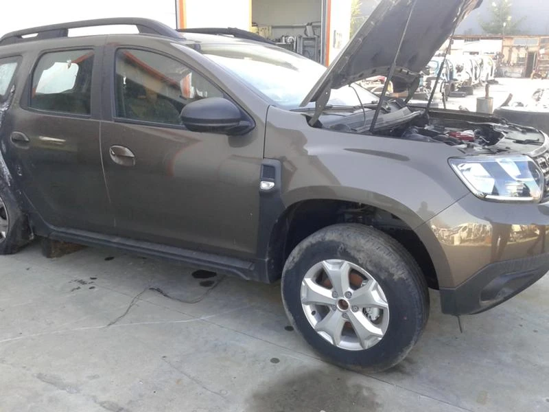 Dacia Duster 1.0tce, снимка 11 - Автомобили и джипове - 34620008