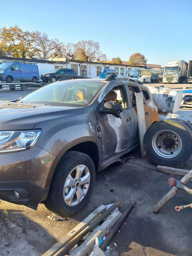 Dacia Duster 1.0tce, снимка 2 - Автомобили и джипове - 34620008