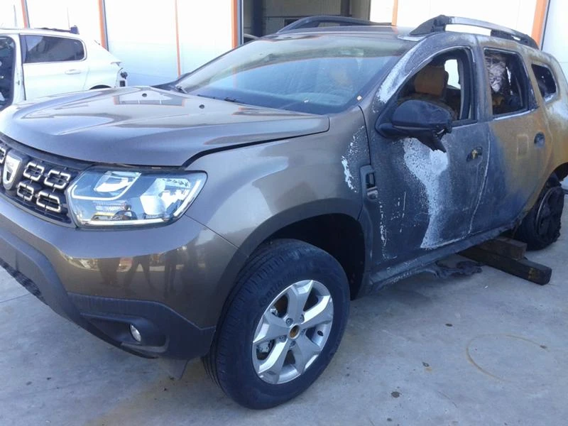 Dacia Duster 1.0tce, снимка 14 - Автомобили и джипове - 34620008