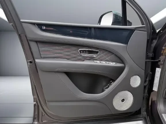 Bentley Bentayga V8 EWB = Mulliner = Гаранция, снимка 6 - Автомобили и джипове - 55486124