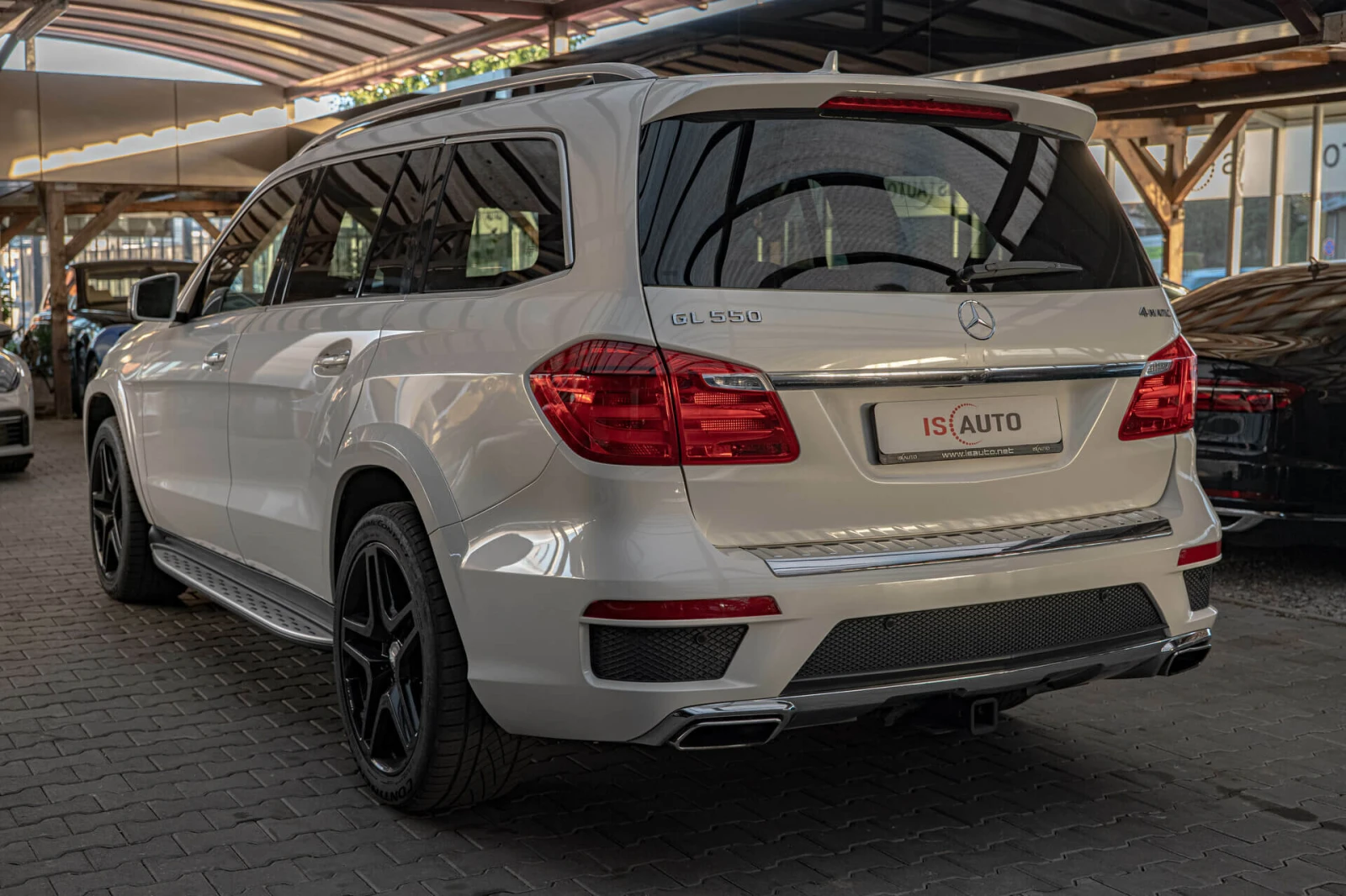 Mercedes-Benz GL 550 AMG/RSE/Harman Kardon/6+ 1/Панорама/Обдухване/Каме - изображение 5
