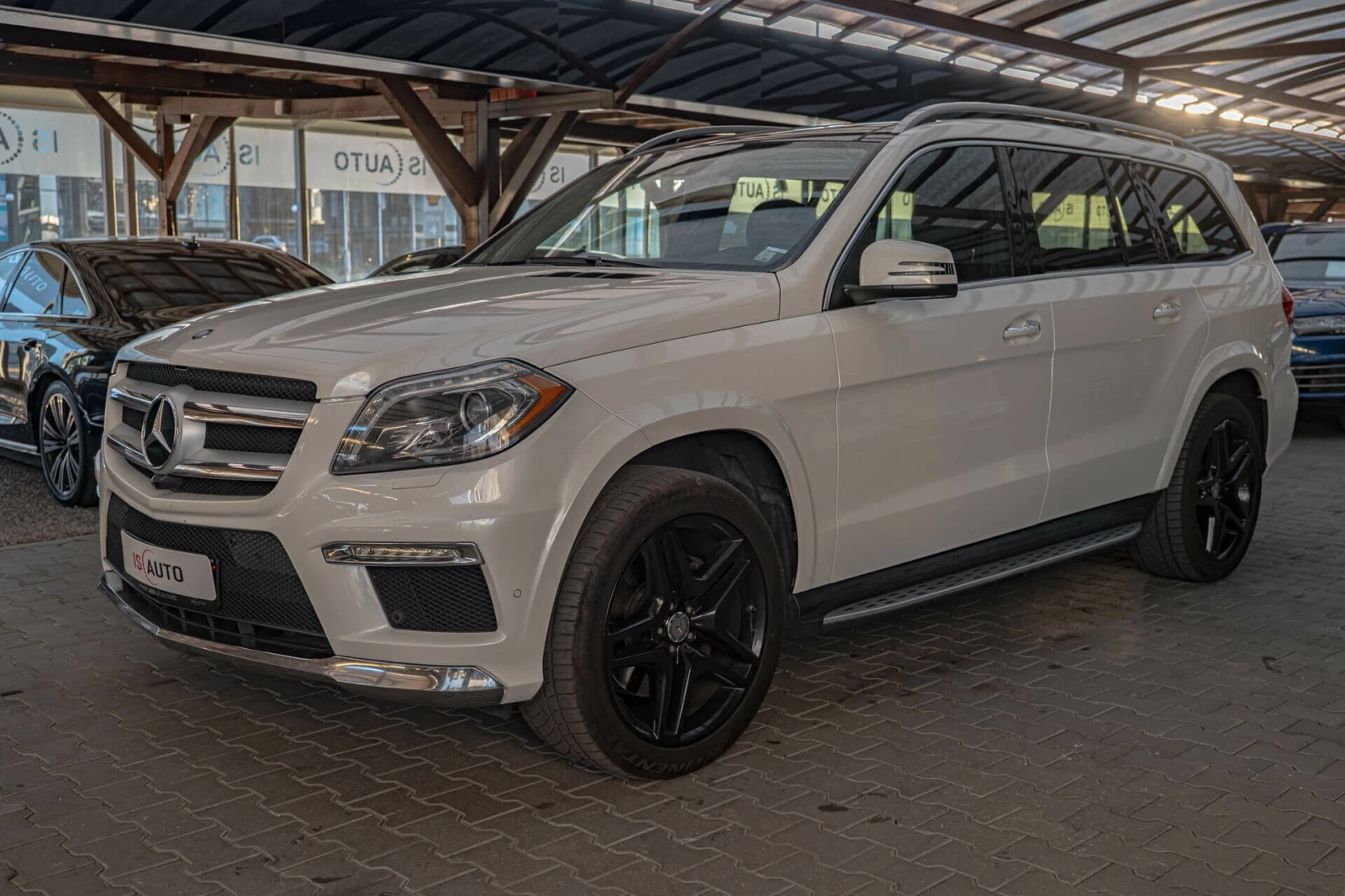 Mercedes-Benz GL 550 AMG/RSE/Harman Kardon/6+ 1/Панорама/Обдухване/Каме - изображение 3