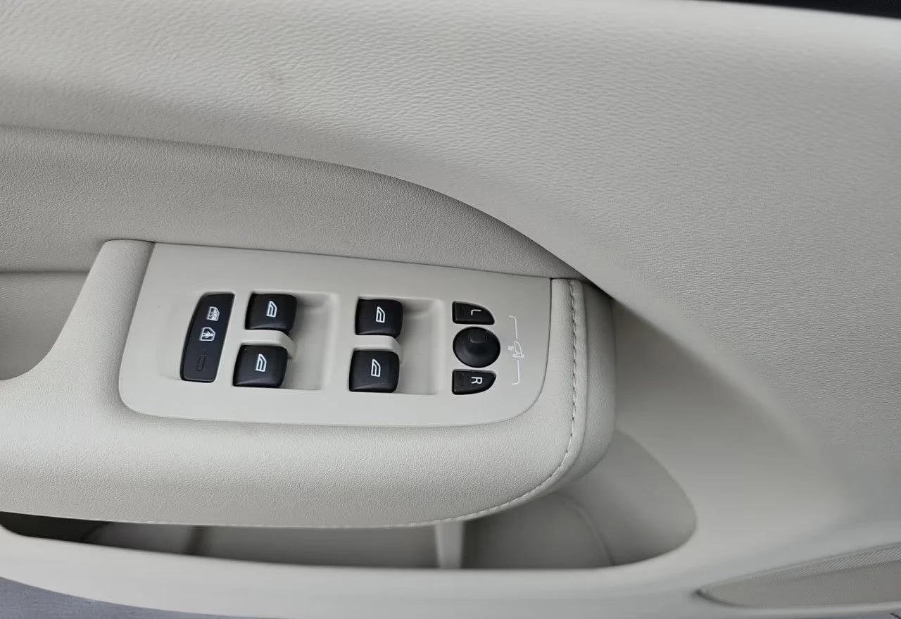 Volvo XC60 ULTRA/350HP/MASSAGE/PANO/B&W/360/MEMO/HUD/LED/394g | Mobile.bg   11