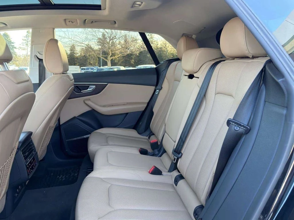 Audi Q8 * Premium * CARFAX * ���� �� �� | Mobile.bg � ����������� 17