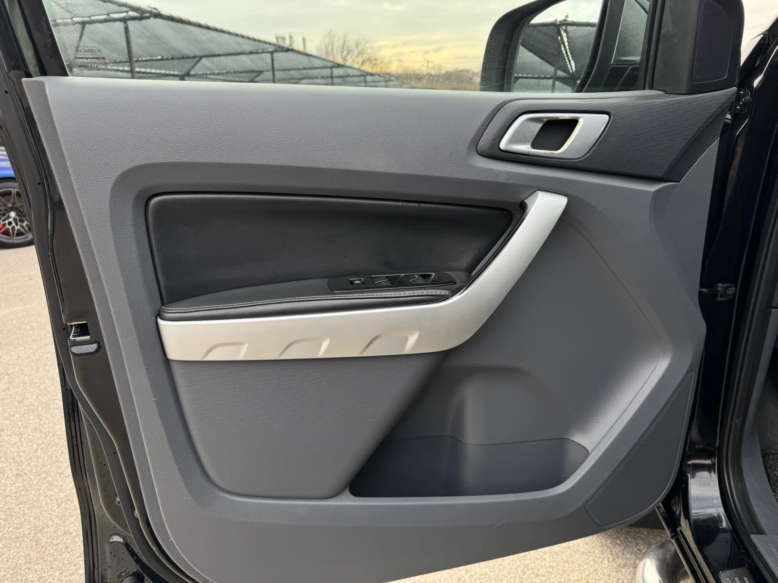 Ford Ranger 2.2D-АВТОМАТИК-КОЖА-РЕГИСТРИРАН - изображение 9