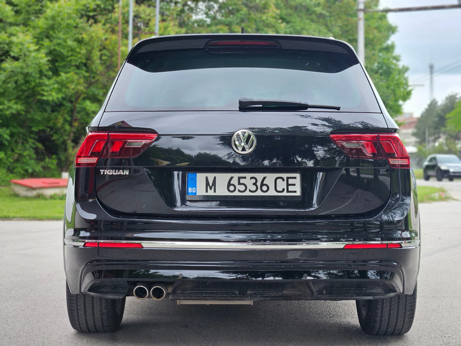 VW Tiguan 1.6, 116k.с., R-Line!, снимка 6 - Автомобили и джипове - 54586364