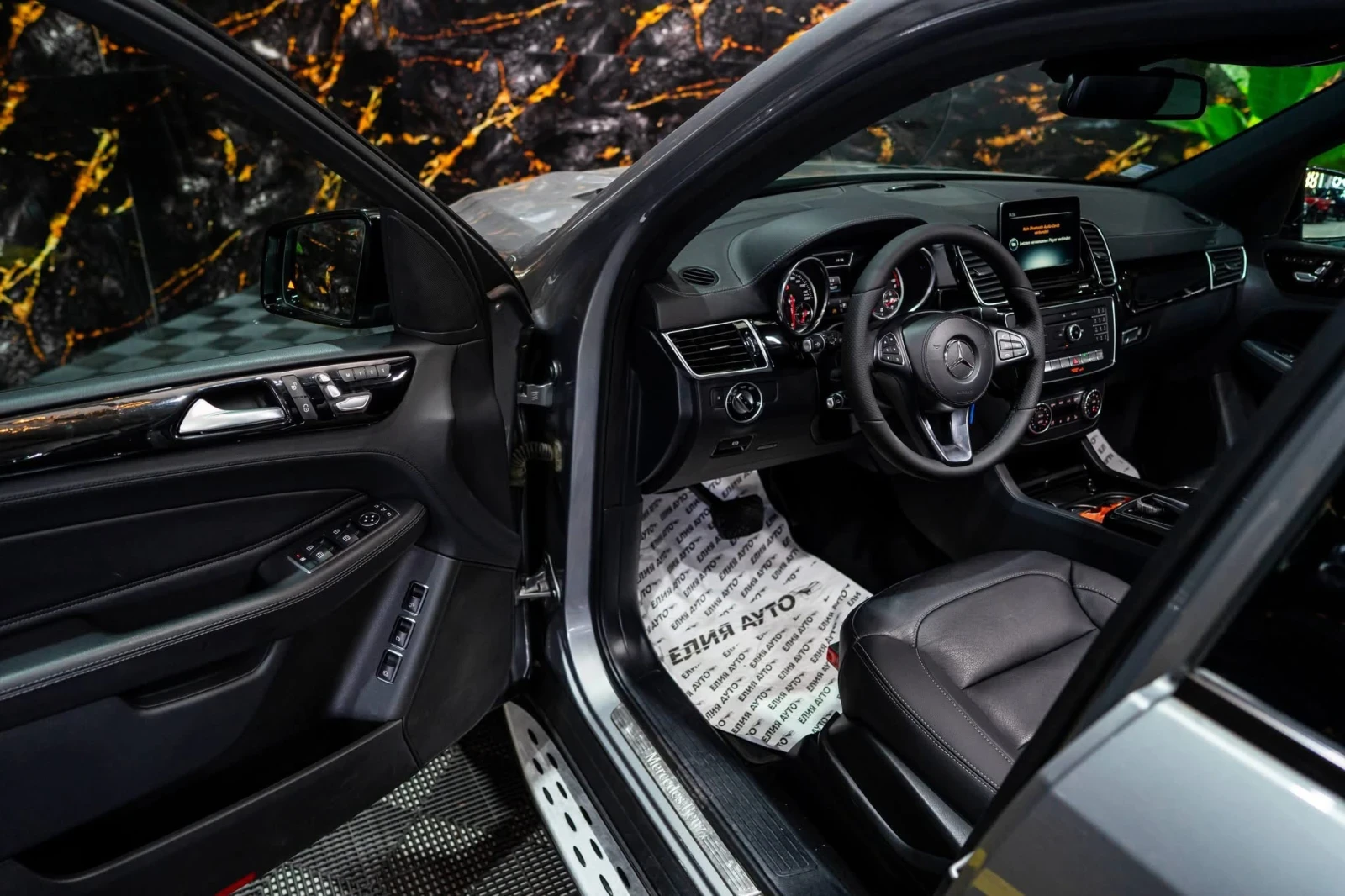Mercedes-Benz GLS 350 D 4MATIC AMG LINE LED NAVI ПАНО ЛИЗИНГ 100%, снимка 11 - Автомобили и джипове - 54795839
