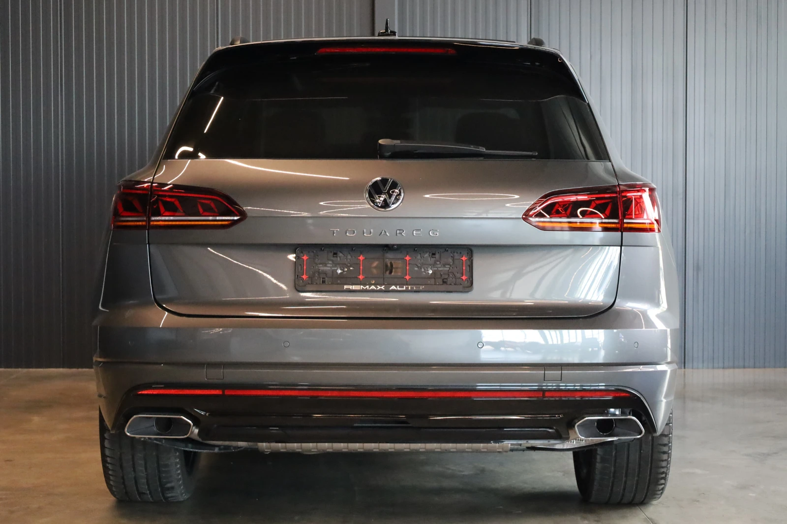 VW Touareg * FACELIFT* R-LINE* IQ HD MATRIX LIGHTS* PANO* 360, снимка 7 - Автомобили и джипове - 54955056
