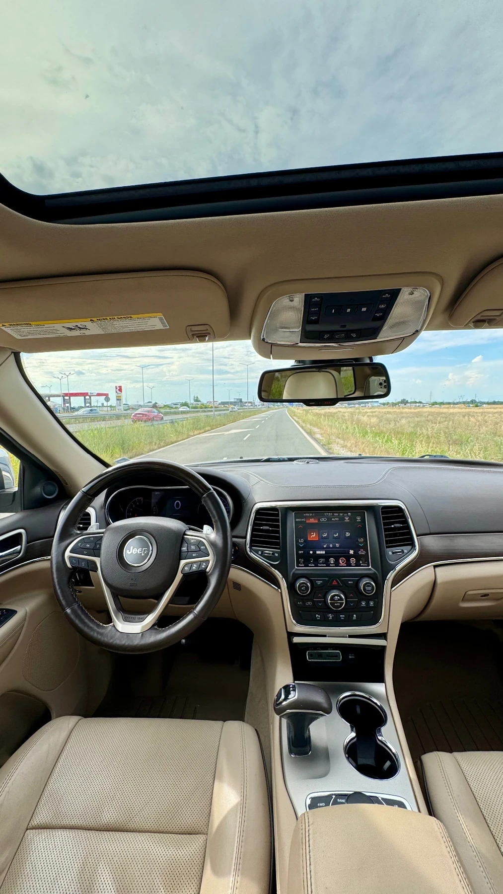 Jeep Grand cherokee 3.6 Overland* ДИСТР* ПАНОРАМА* ОБДУХ* 2 чифта гуми, снимка 6 - Автомобили и джипове - 55031517