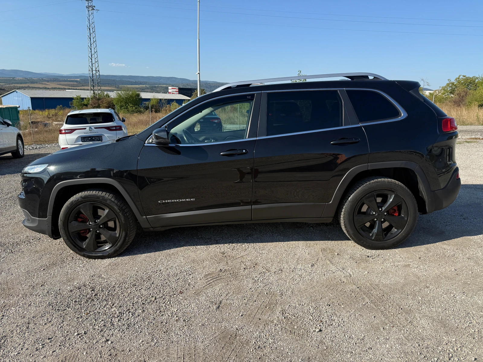 Jeep Cherokee 2.0M-Jet-автоматик-4Х4-нави-камера-обсуѝжен-, снимка 3 - Автомобили и джипове - 56113740