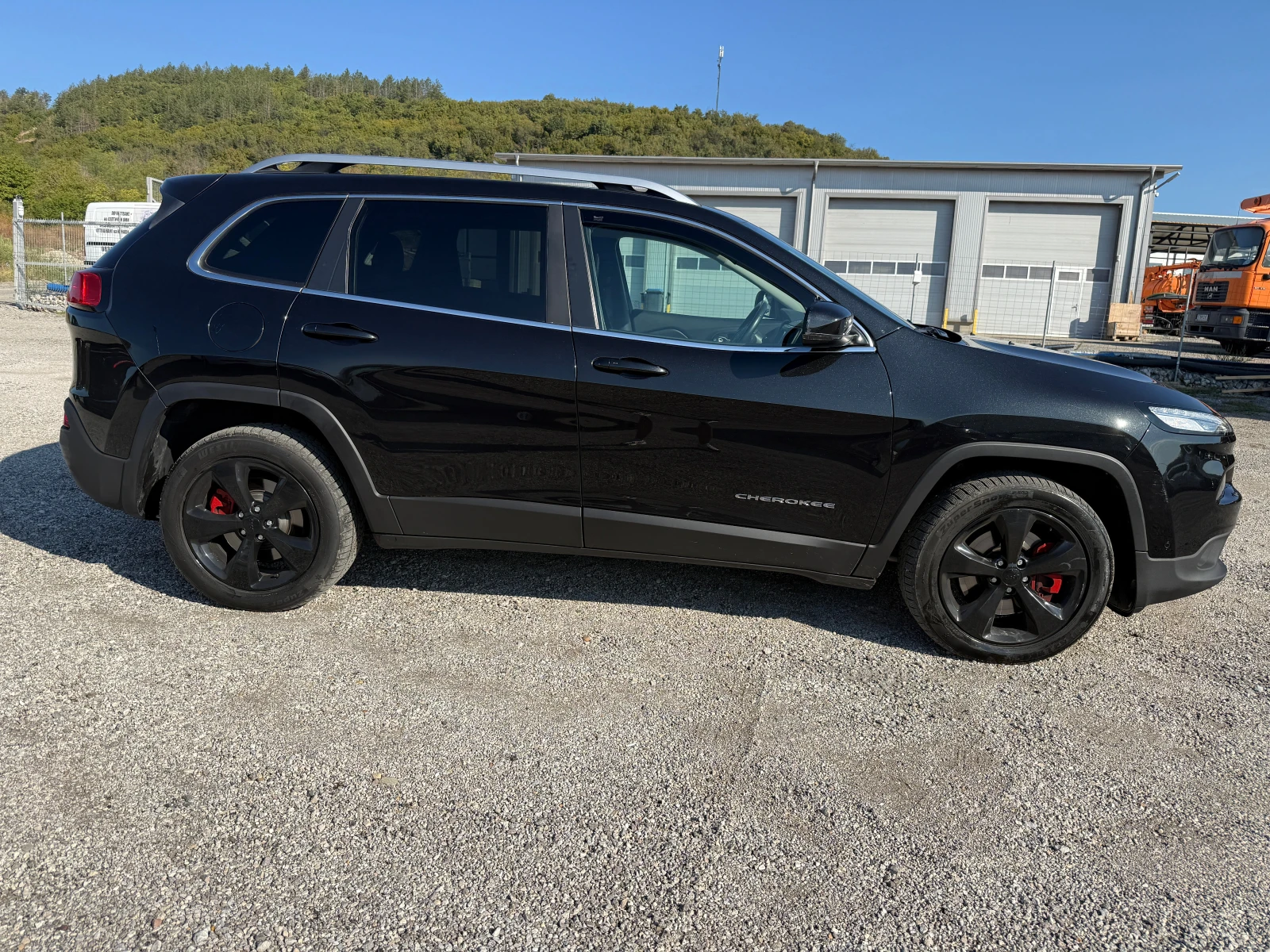 Jeep Cherokee 2.0M-Jet-автоматик-4Х4-нави-камера-обсуѝжен-, снимка 7 - Автомобили и джипове - 56113740