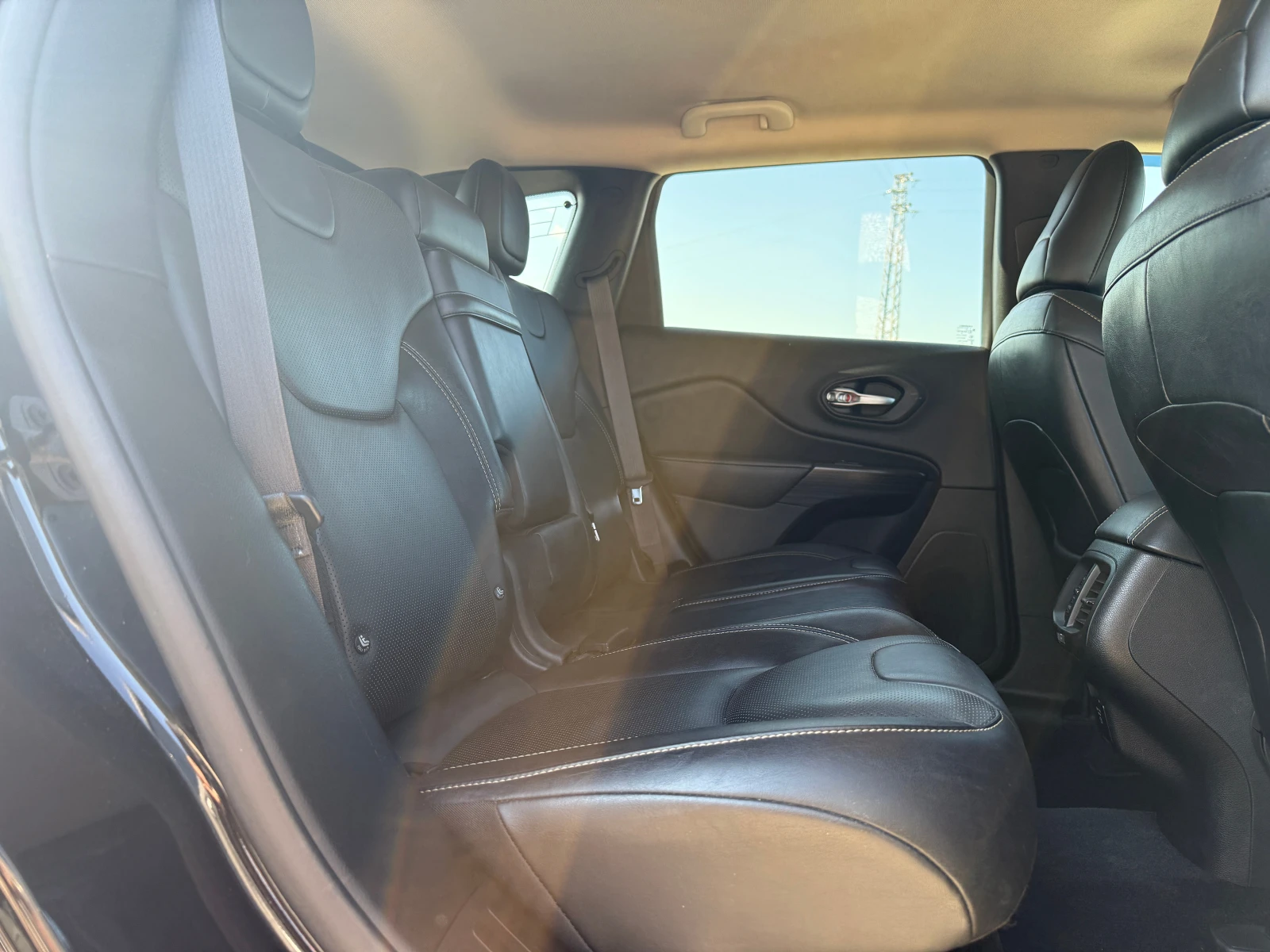 Jeep Cherokee 2.0M-Jet-автоматик-4Х4-нави-камера-обсуѝжен-, снимка 13 - Автомобили и джипове - 56113740
