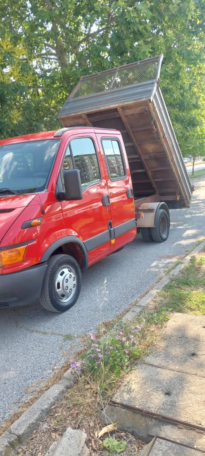 Iveco Daily 35C13 тристранен  - изображение 3