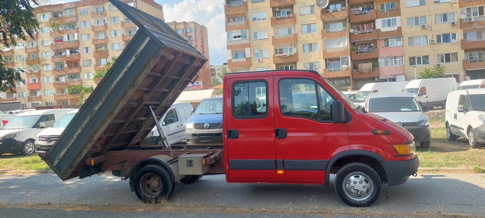 Iveco Daily 35C13 тристранен  - изображение 9