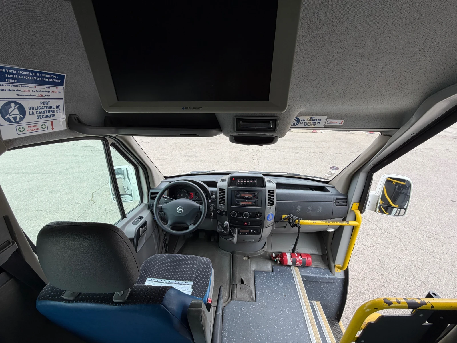VW Crafter 2.5tdi АВТОМАТИЧНА ВРАТА , 2-КЛИМАТИК, снимка 5 - Бусове и автобуси - 53924456
