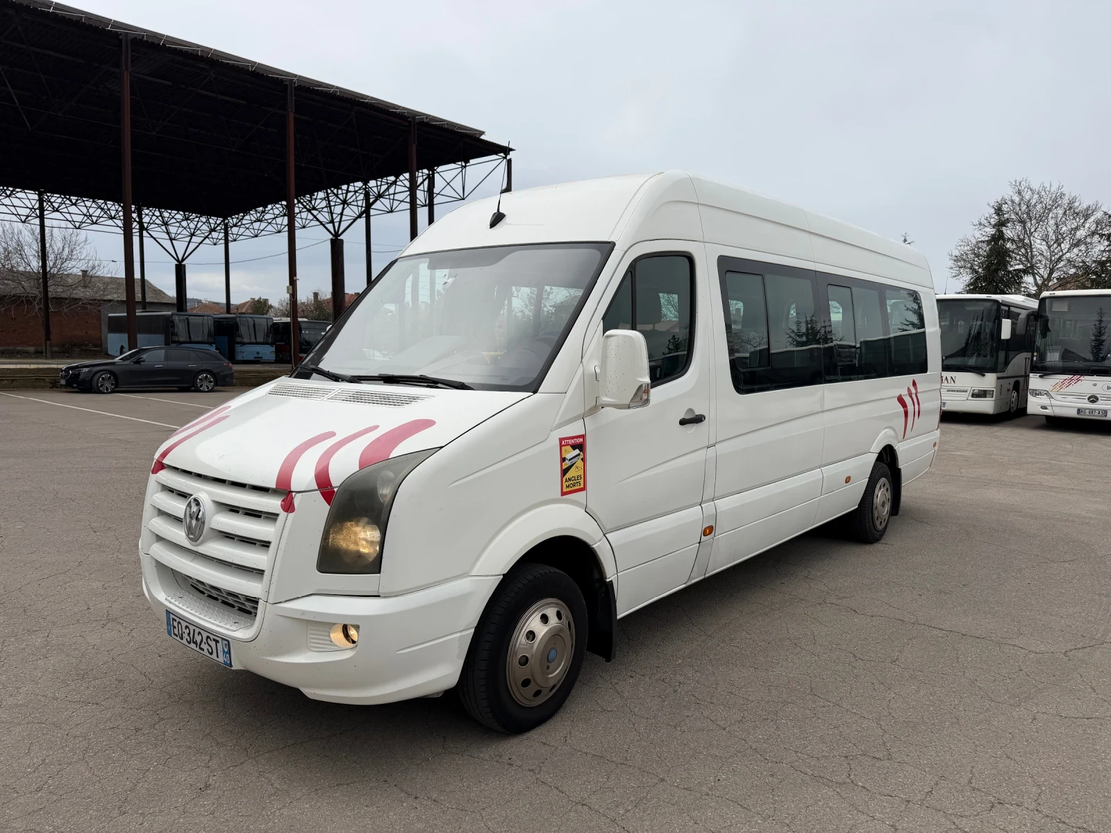 VW Crafter 2.5tdi АВТОМАТИЧНА ВРАТА , 2-КЛИМАТИК, снимка 2 - Бусове и автобуси - 53924456