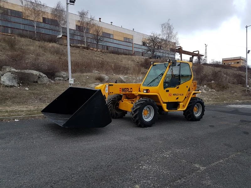 Телескопичен товарач Merlo P40.9K   4х4х4, снимка 1 - Селскостопанска техника - 16785733