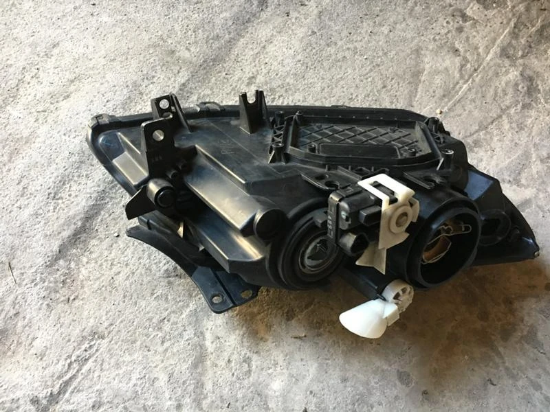 Светлини за Mazda Rx-8, снимка 3 - Части - 53556584