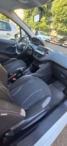 Peugeot 208, снимка 9