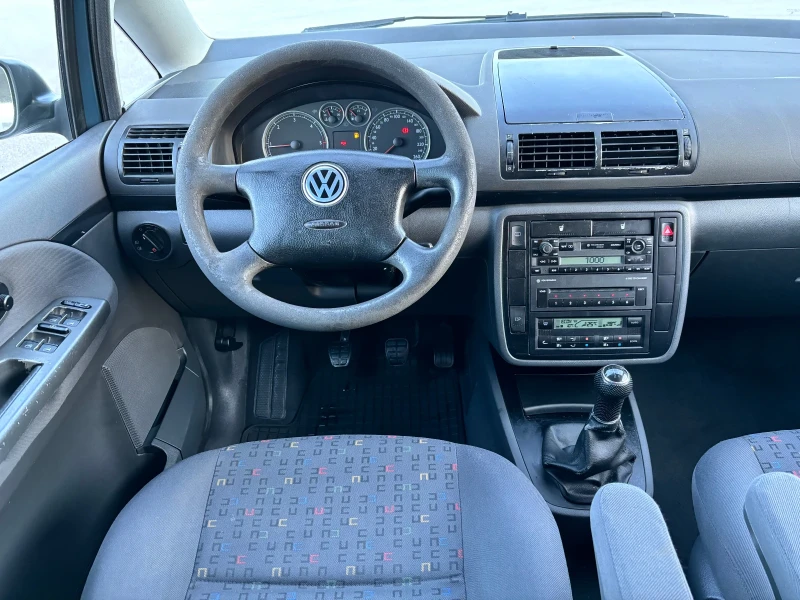 VW Sharan 1.9TDI 7 Местен, снимка 11 - Автомобили и джипове - 48129781