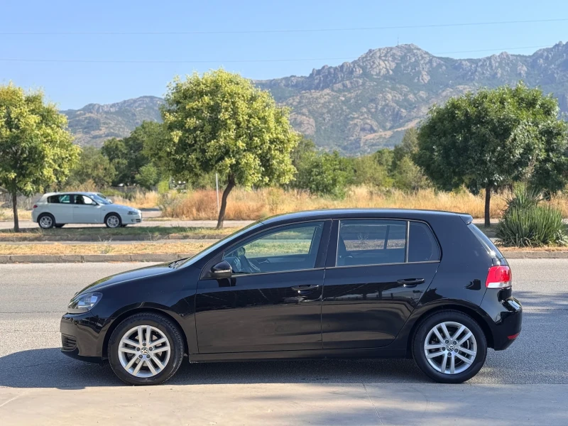 VW Golf 1.6TDI 105кс * ПЕРФЕКТЕН* , снимка 2 - Автомобили и джипове - 50917699