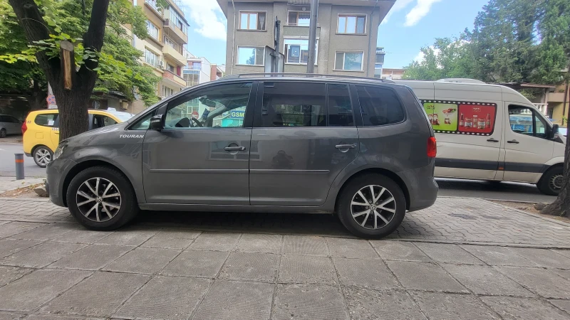 VW Touran 1.6TDI DSG7, снимка 4 - Автомобили и джипове - 51422939