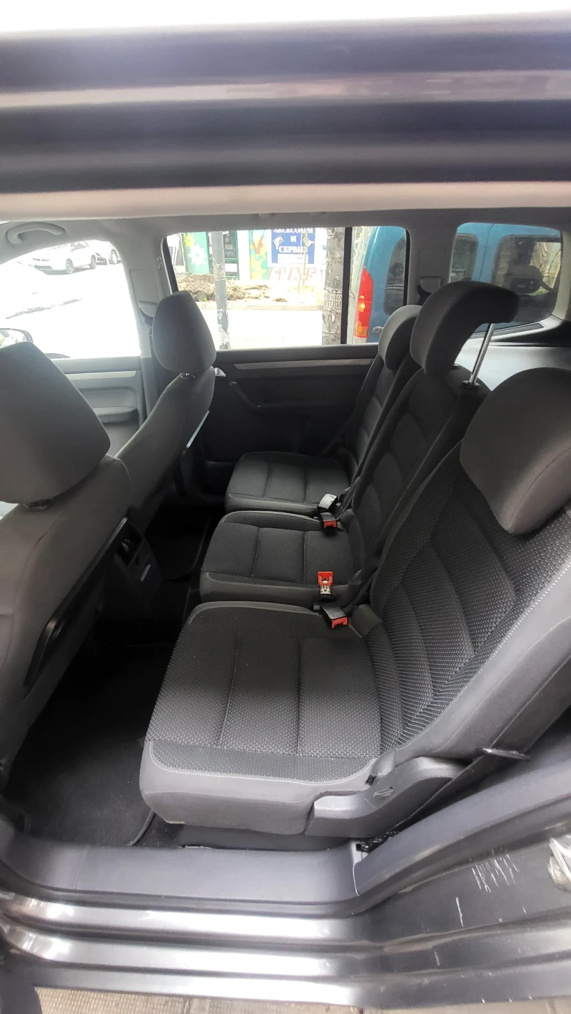VW Touran 1.6TDI DSG7, снимка 6 - Автомобили и джипове - 51422939