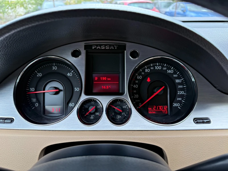 VW Passat 2.0TDI HIGHLINE, снимка 11 - Автомобили и джипове - 51924167
