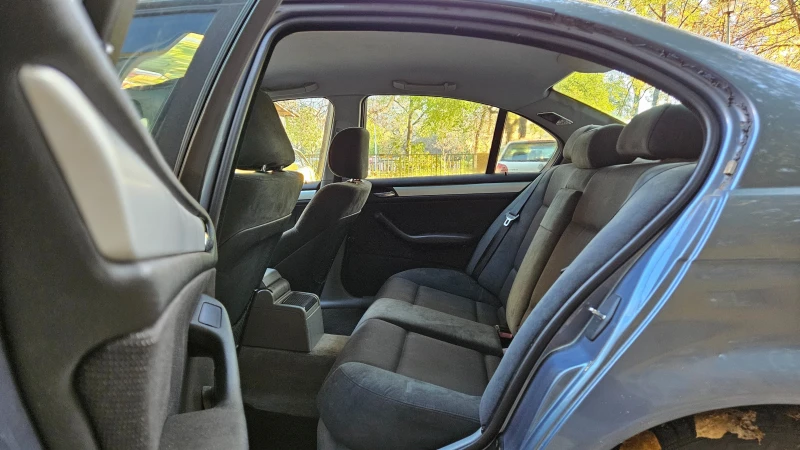 BMW 318, снимка 11 - Автомобили и джипове - 52240421