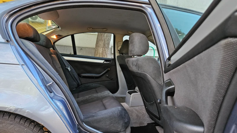 BMW 318, снимка 12 - Автомобили и джипове - 52240421