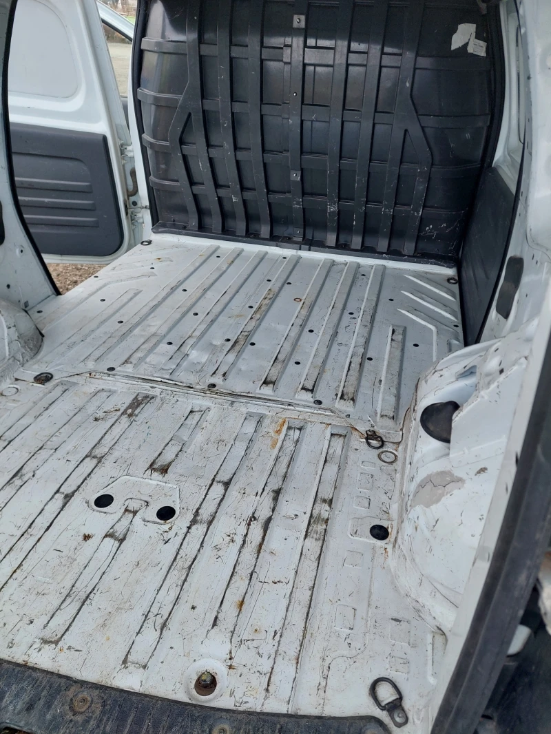 Dacia Logan 1.5dCi, снимка 13 - Автомобили и джипове - 53021849