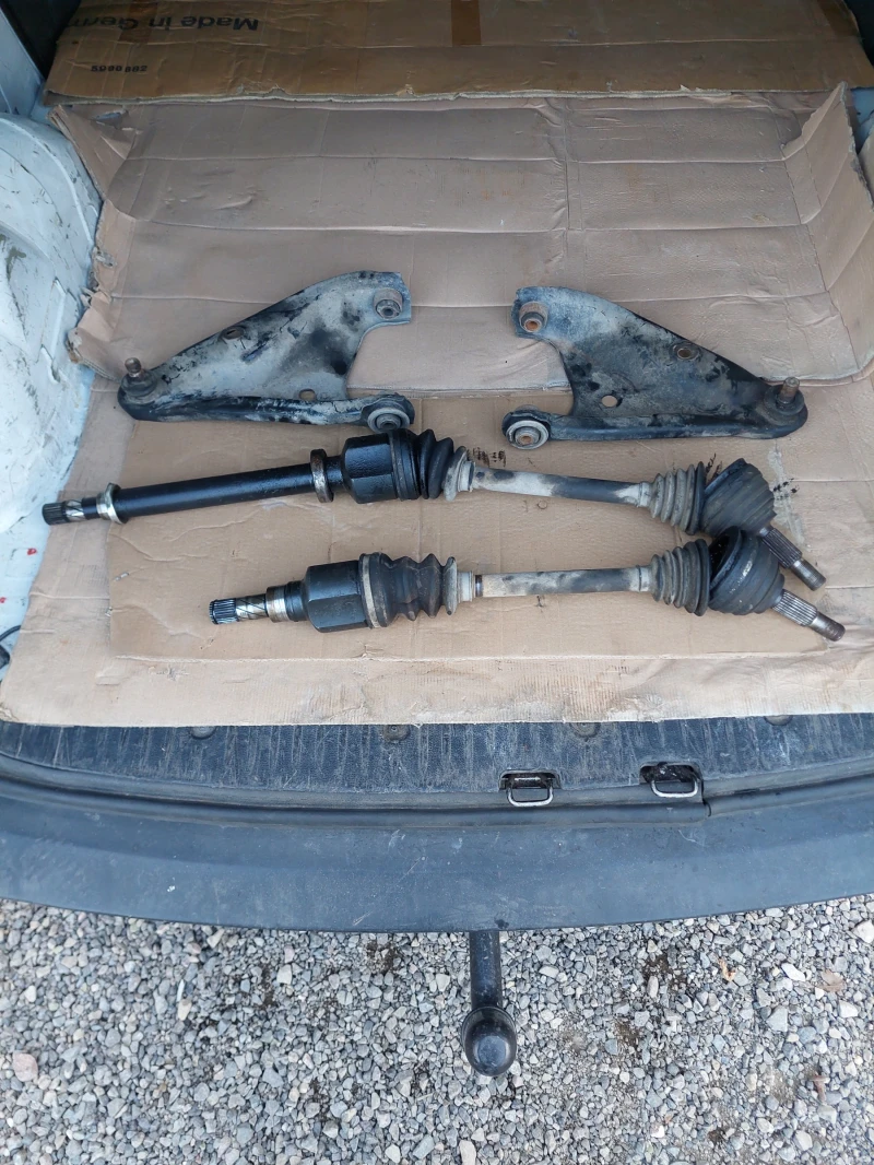 Dacia Logan 1.5dCi, снимка 16 - Автомобили и джипове - 53021849