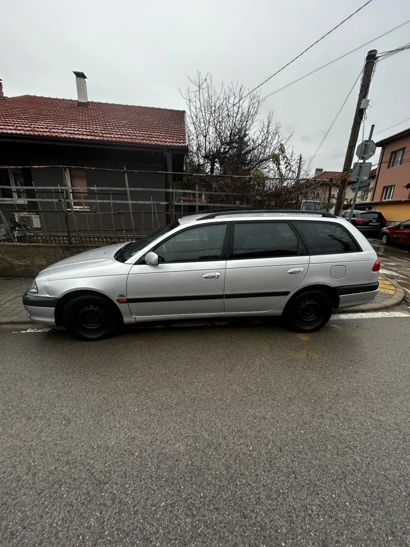 Toyota Avensis, снимка 5 - Автомобили и джипове - 53054078