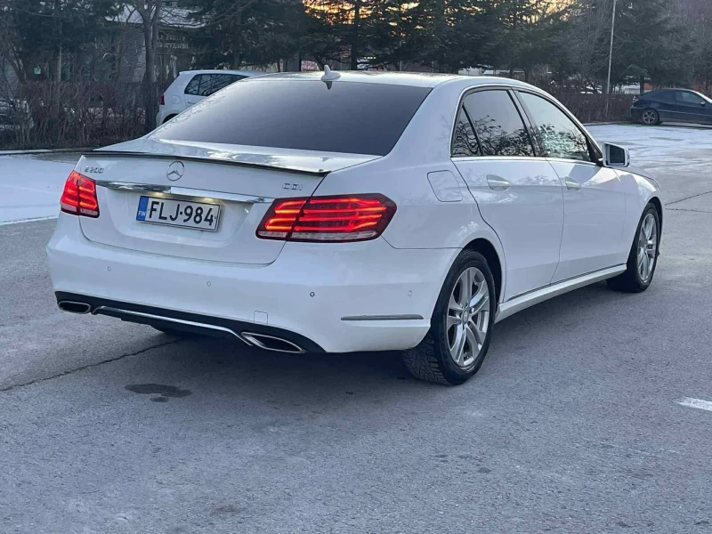 Mercedes-Benz E 200, снимка 5 - Автомобили и джипове - 53095904