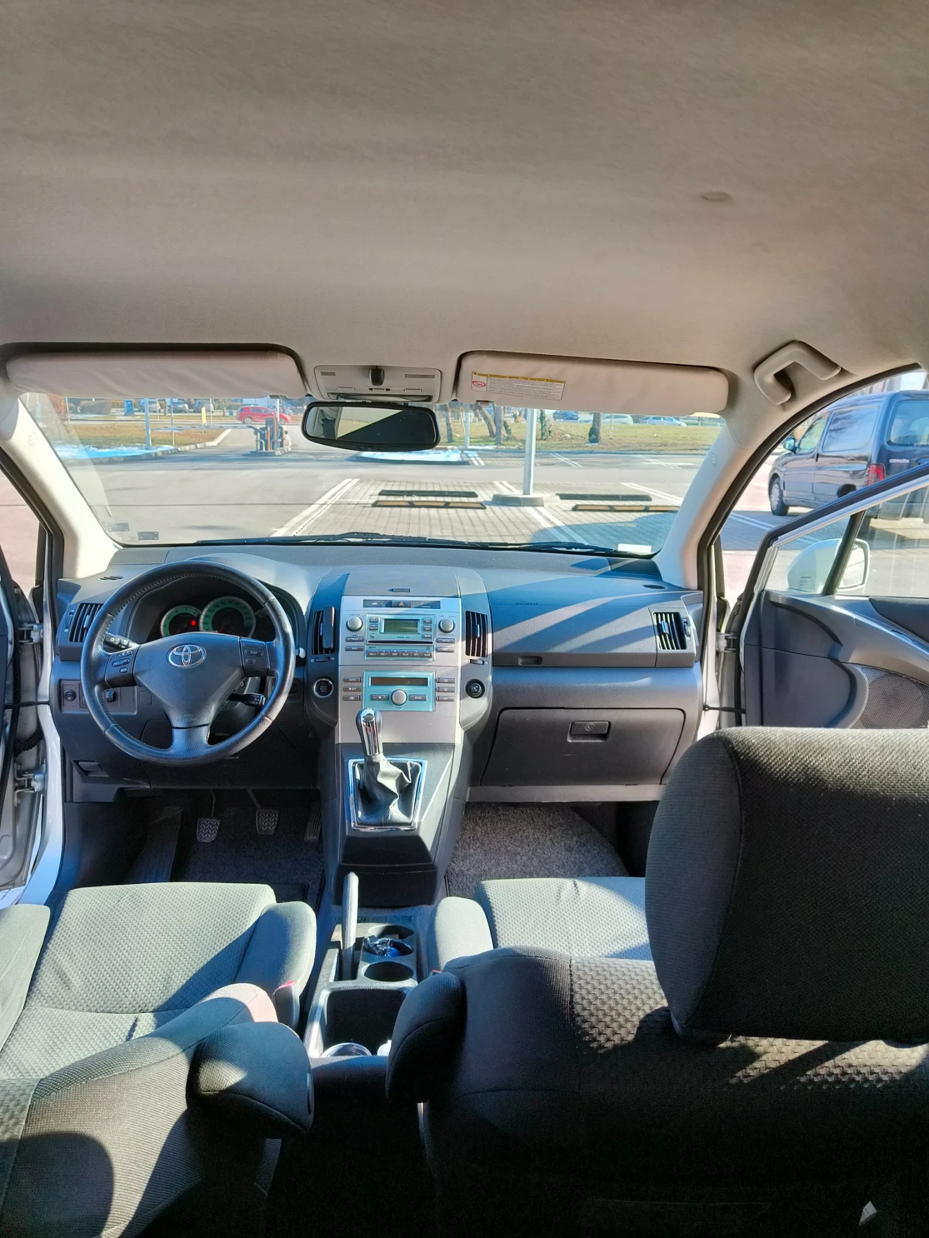 Toyota Corolla verso  - изображение 9