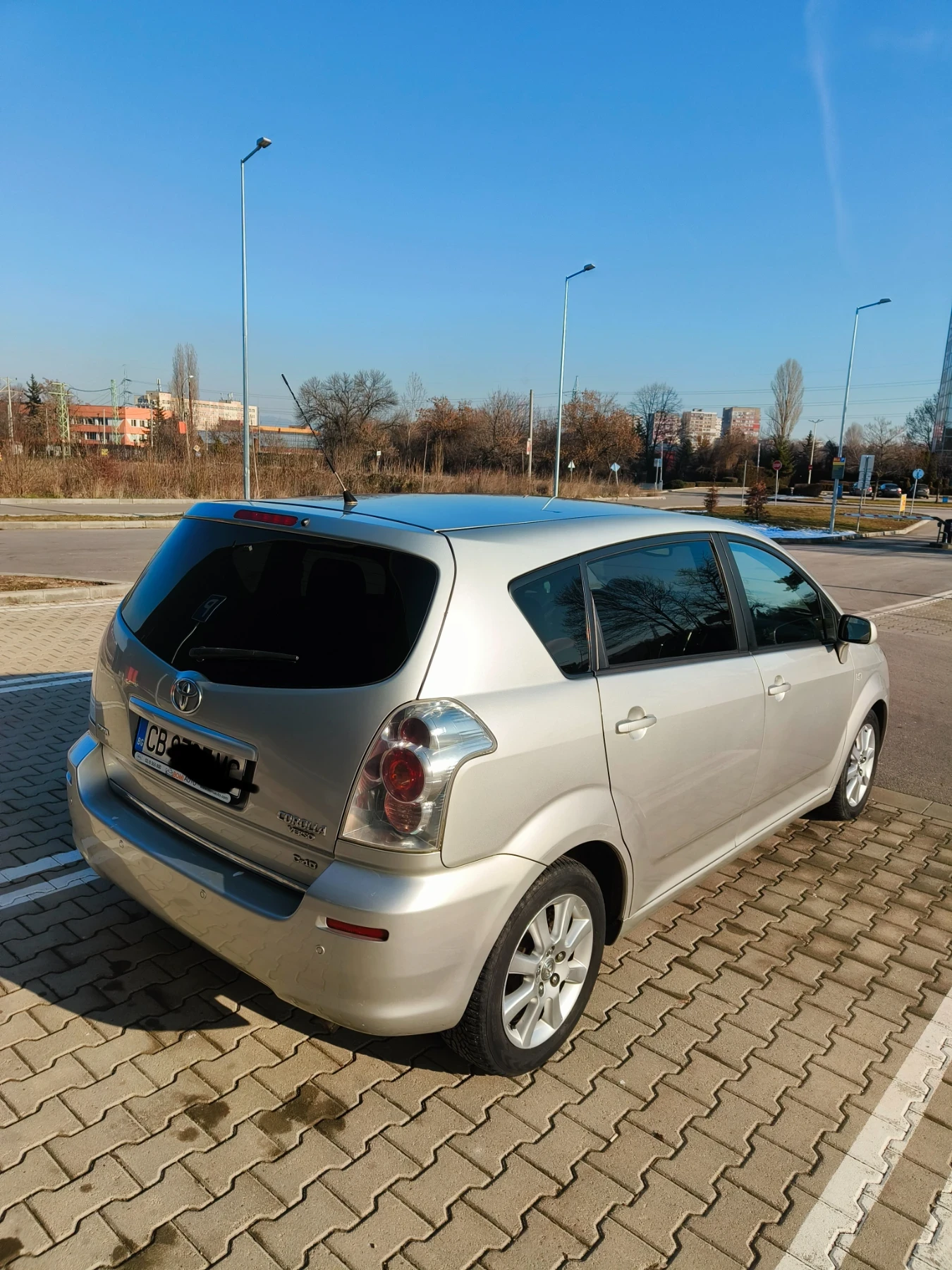 Toyota Corolla verso  - изображение 2