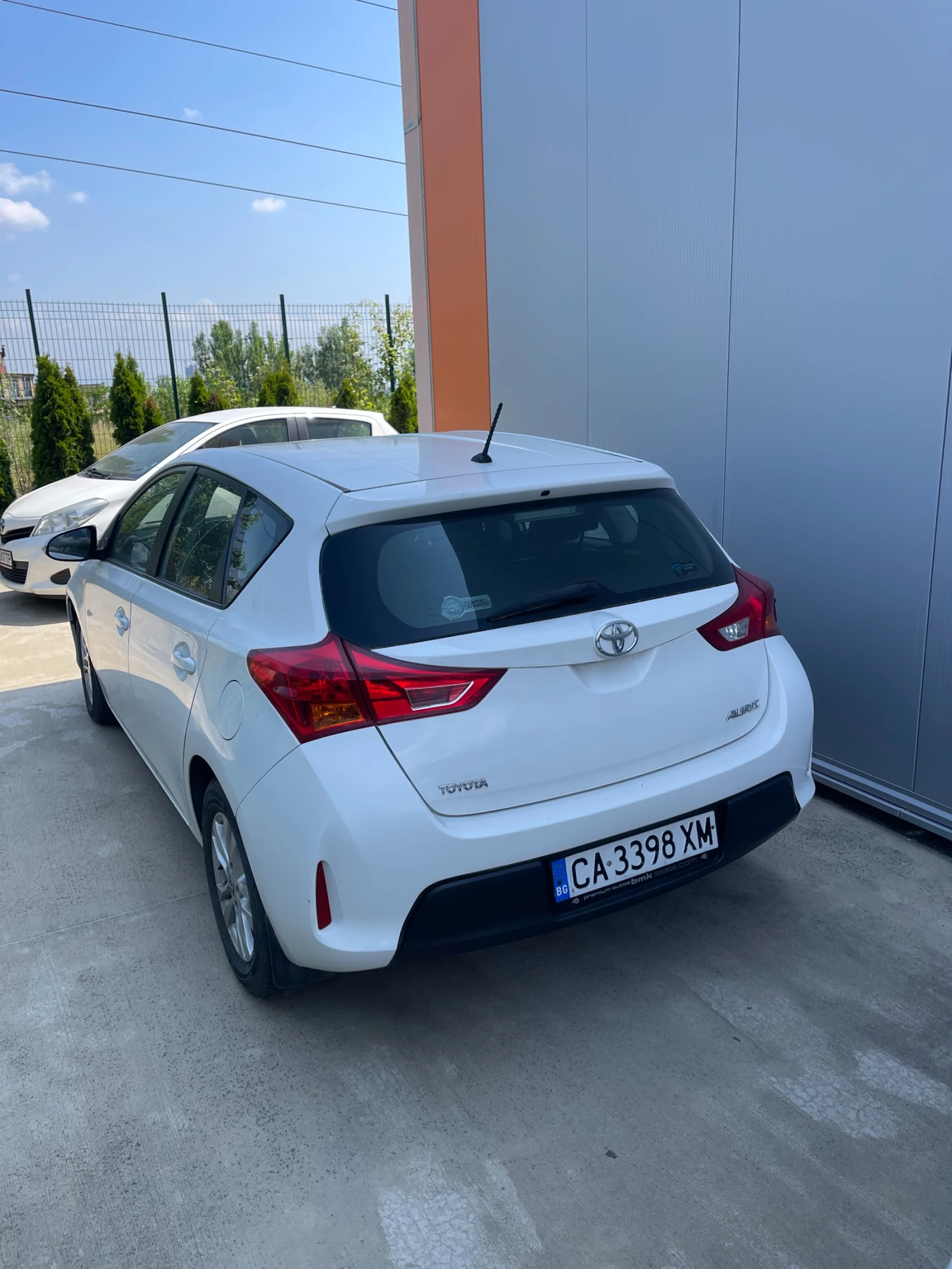 Toyota Auris  - изображение 2