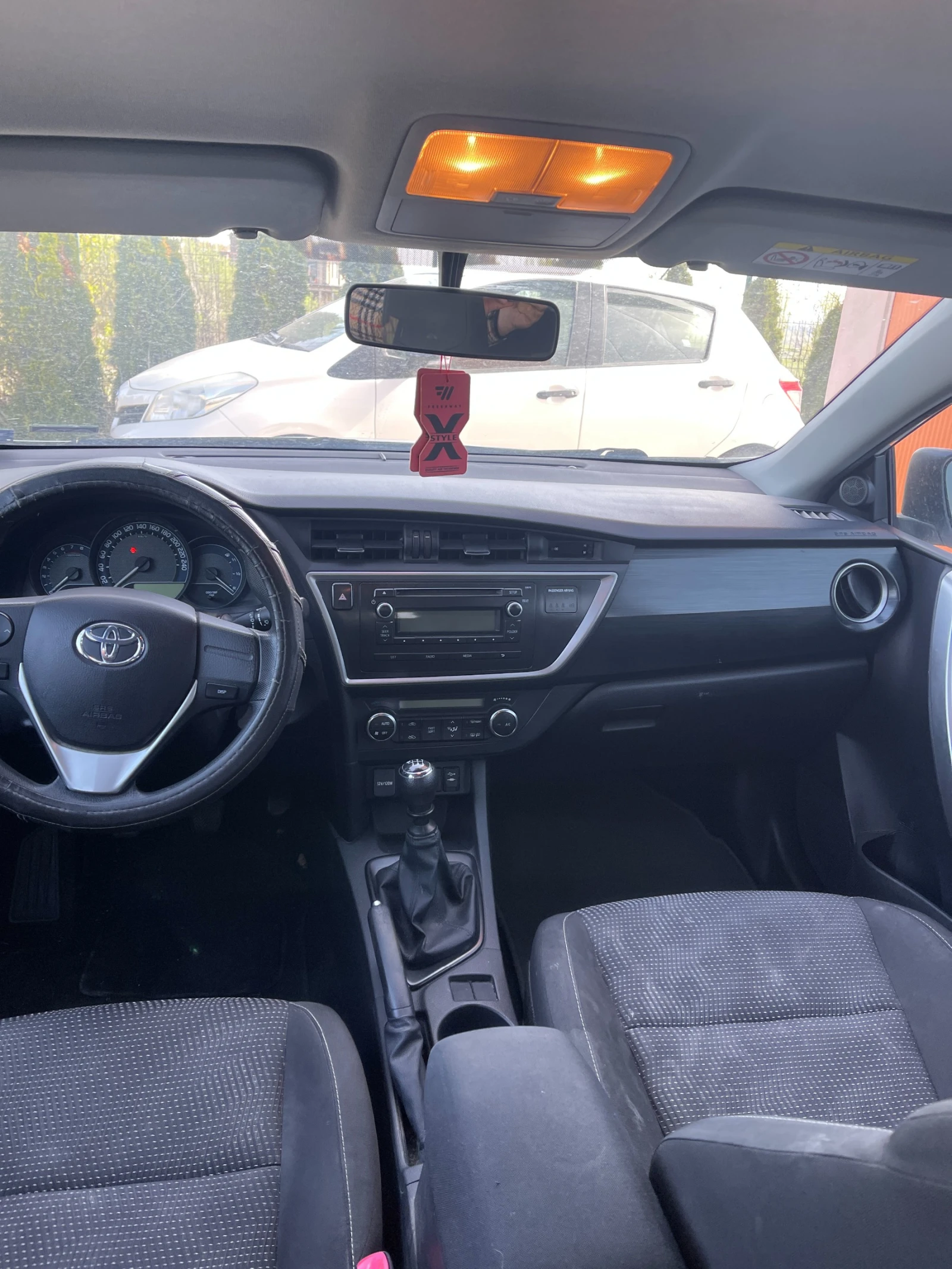 Toyota Auris  - изображение 3