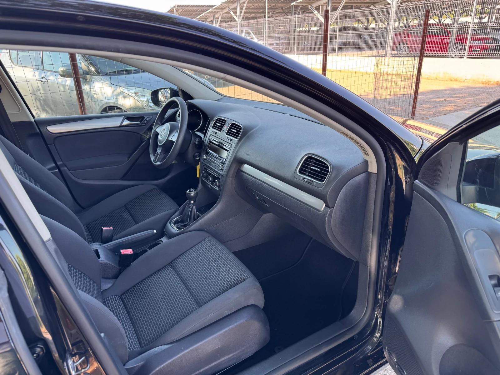 VW Golf 1.6TDI 105кс * ПЕРФЕКТЕН*  - изображение 9