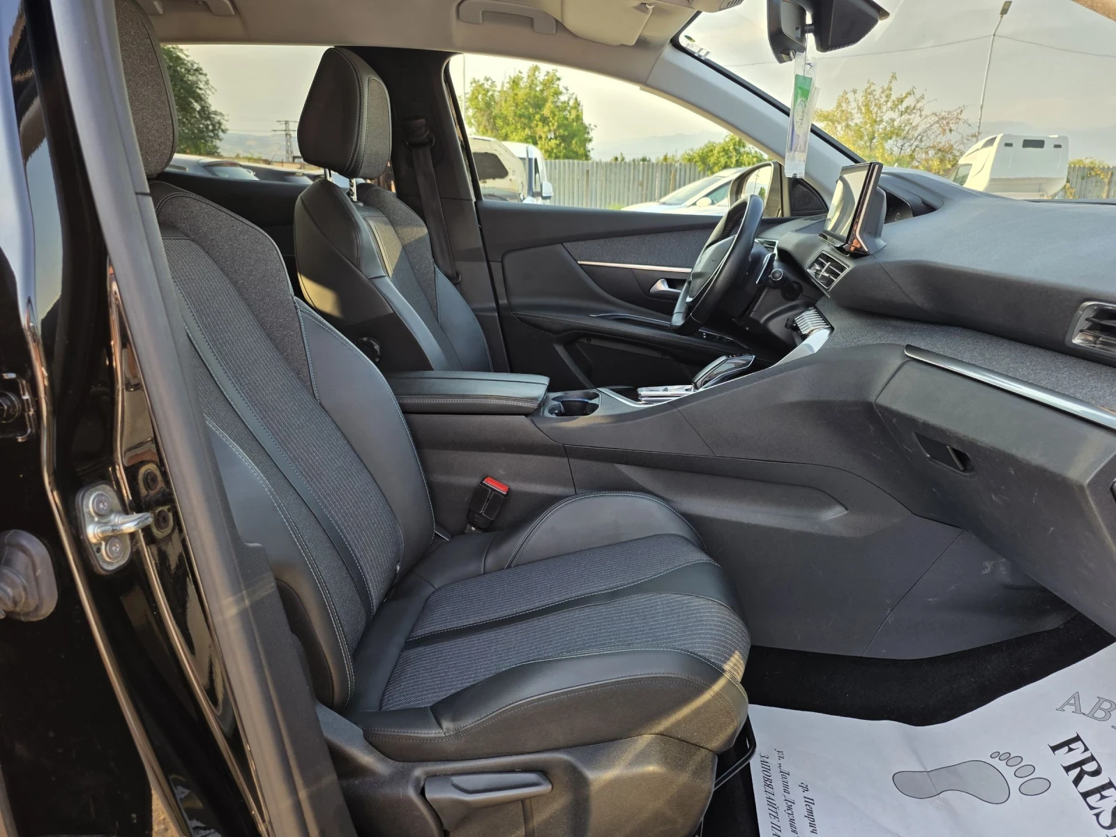 Peugeot 3008 ALLURE 1.6PLUG IN HYBRID - изображение 8