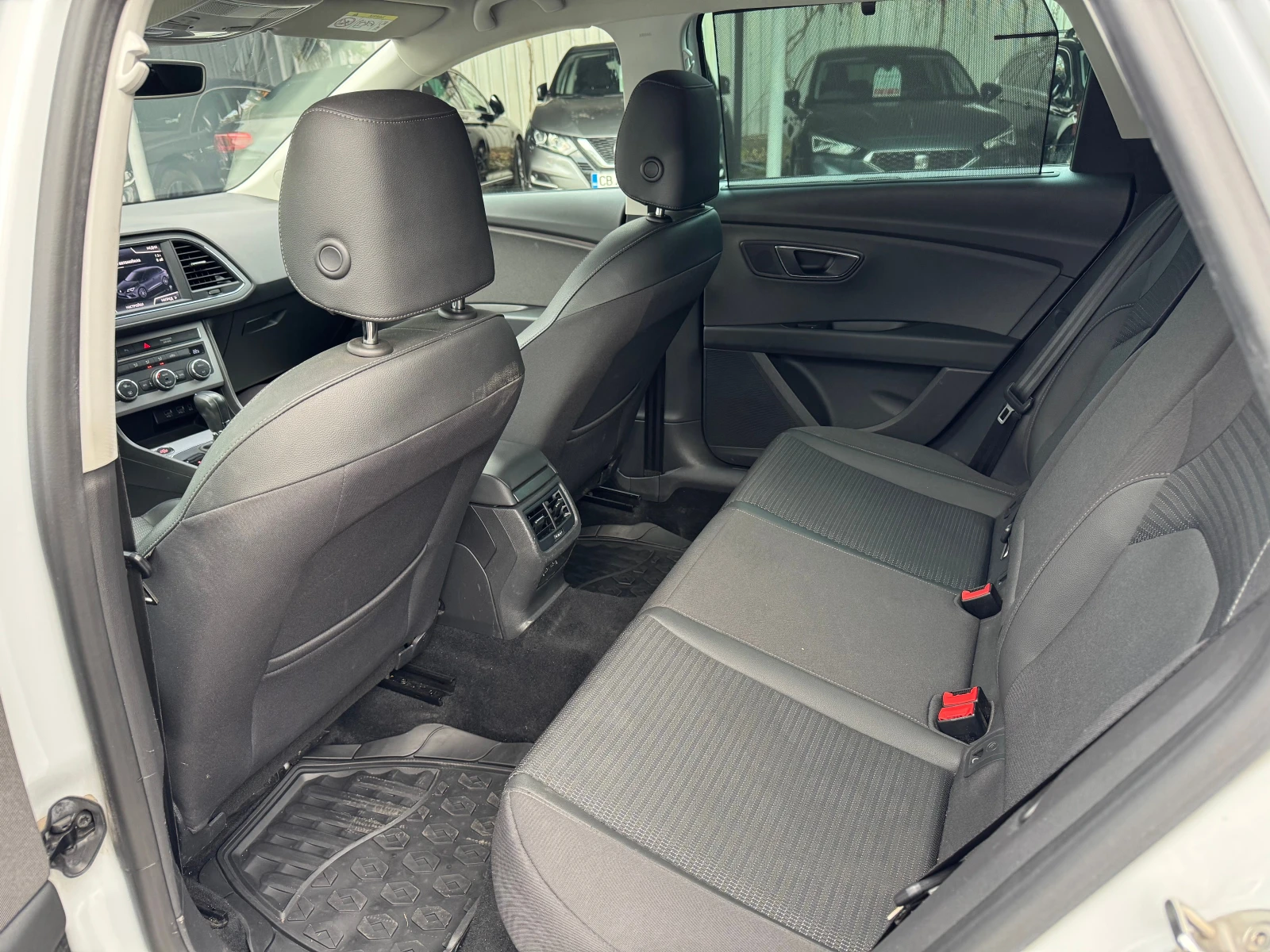 Seat Leon 1.5 TSI AT  - изображение 8